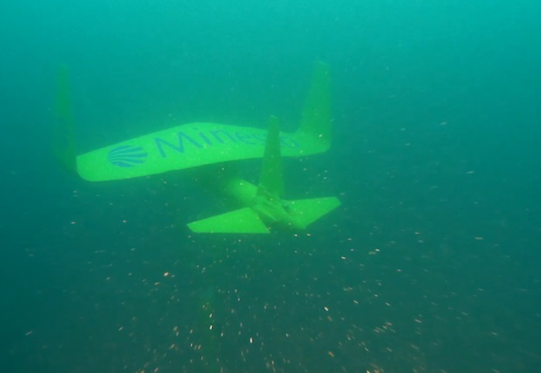 Les cerfs-volants sous-marins apportent de l'énergie verte aux insulaires
