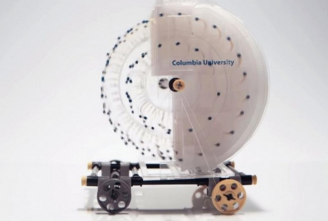 Une mini-voiture propulsée par l'énergie de l'évaporation de l'eau