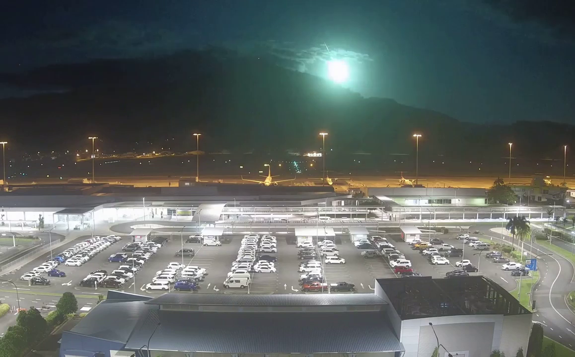 VIDEO - Impressionnante explosion d'une météorite dans le ciel Australien