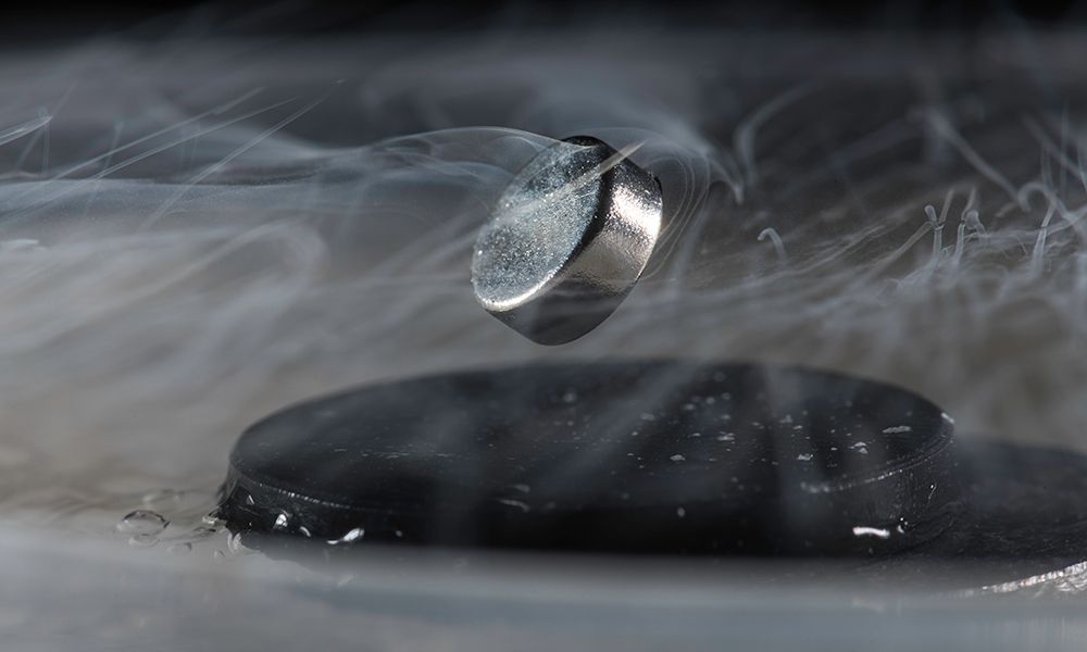 A supercondutividade à temperatura ambiente é fisicamente possível? A descoberta que muda tudo ⚡