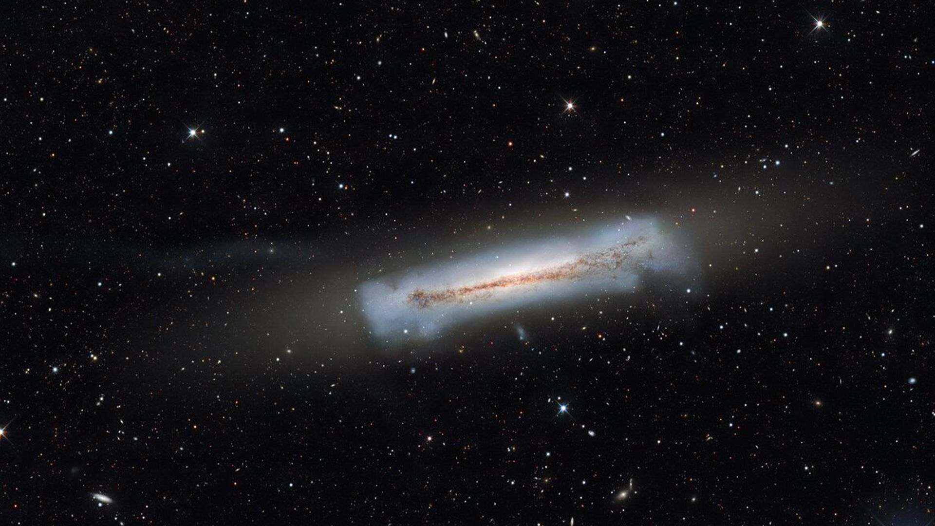 Même chez les galaxies, les gros durs dépouillent les plus faibles