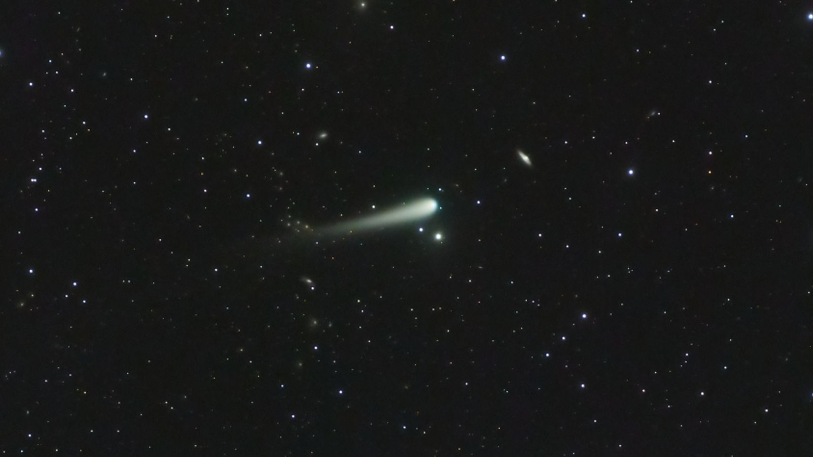 A cometa C/2023 A3, em breve visível a olho nu, está se fragmentando?