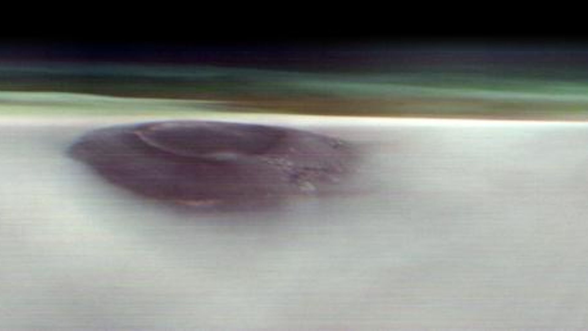 🌋 Vulcão marciano de 20km perfura as nuvens em imagem impressionante