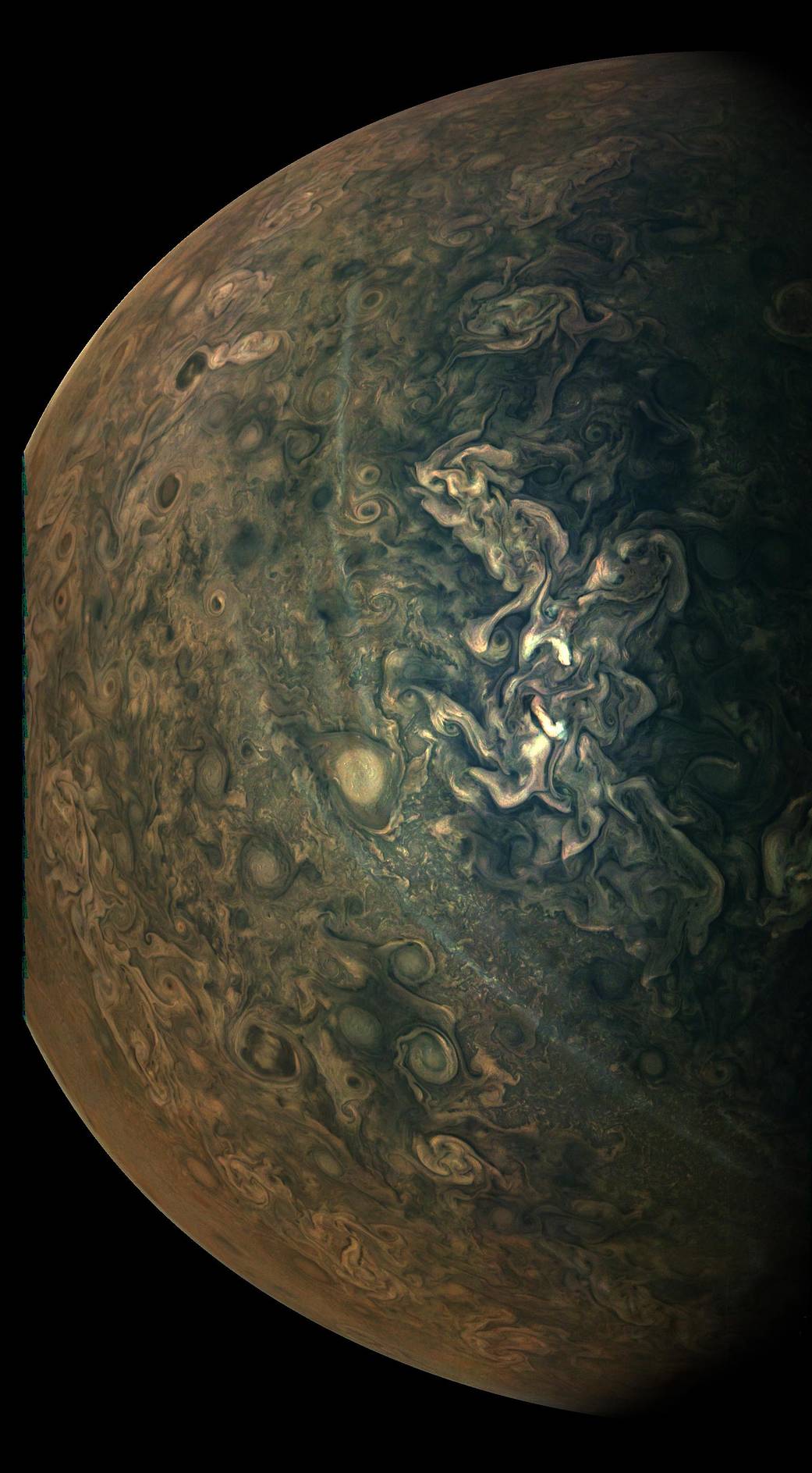Mystère en haute altitude sur Jupiter