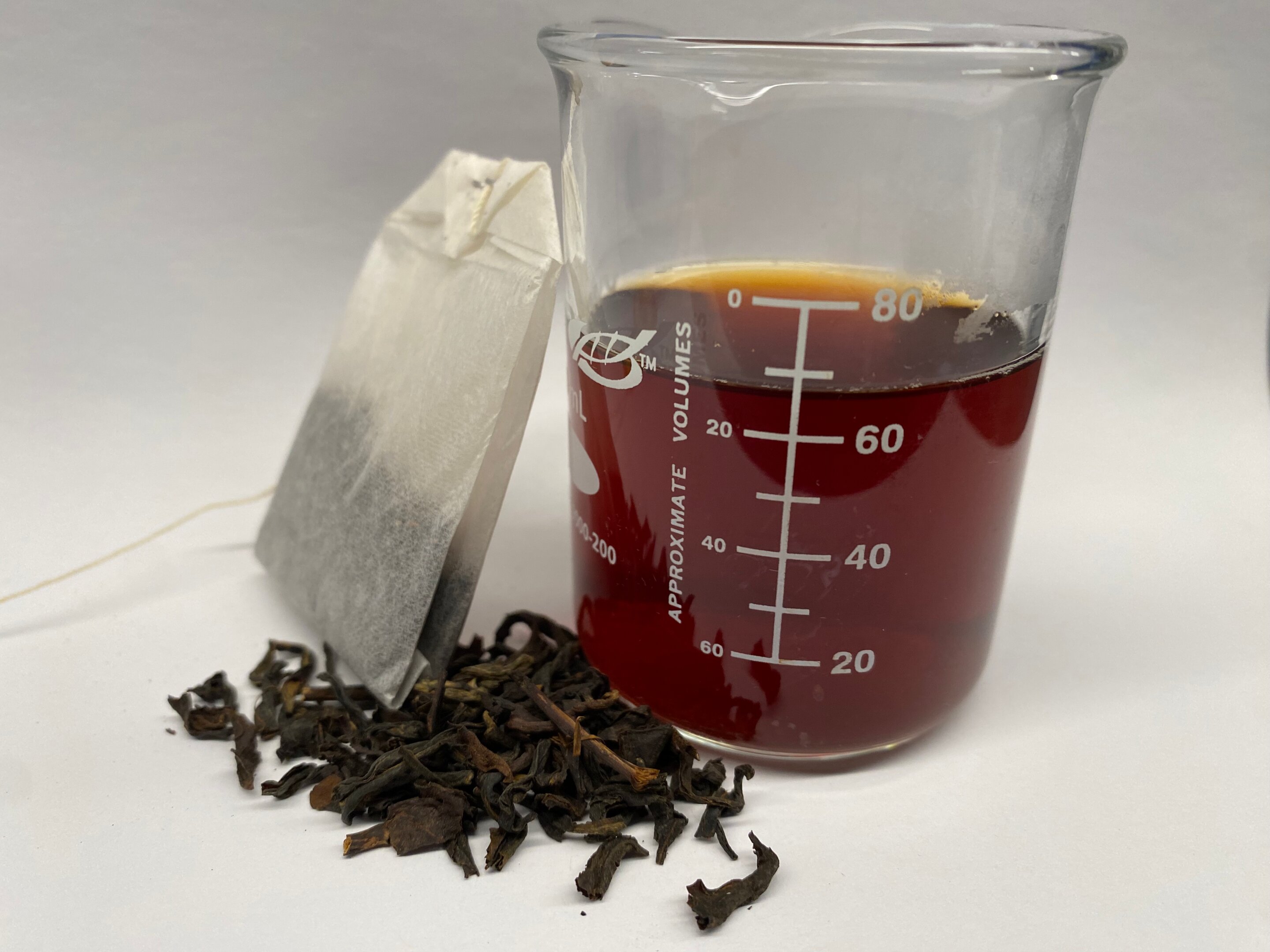 O chá, um purificador de água inesperado? 🍵