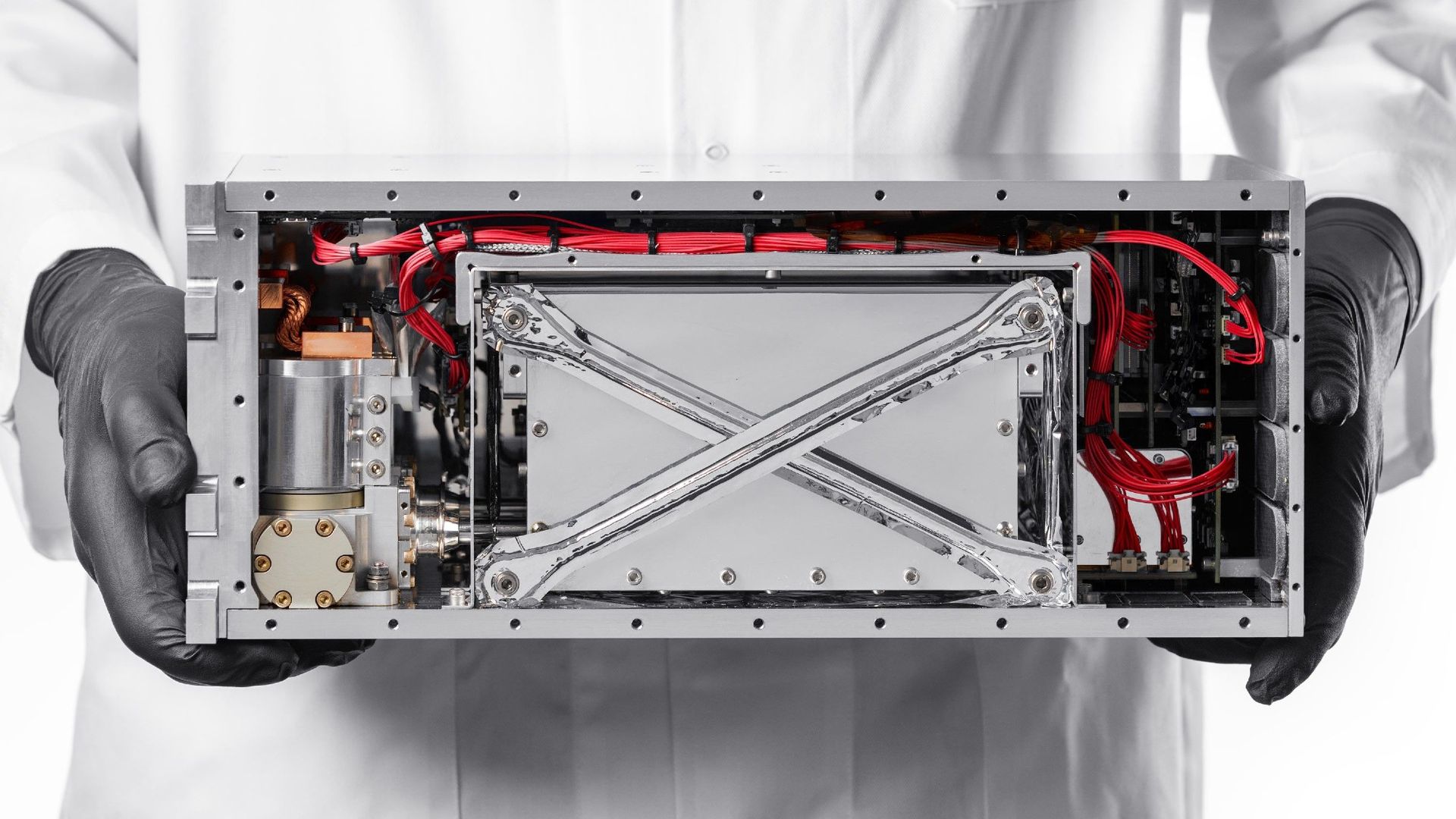 🛰️ Première: ce satellite se propulse sans carburant, grâce au champ magnétique terrestre