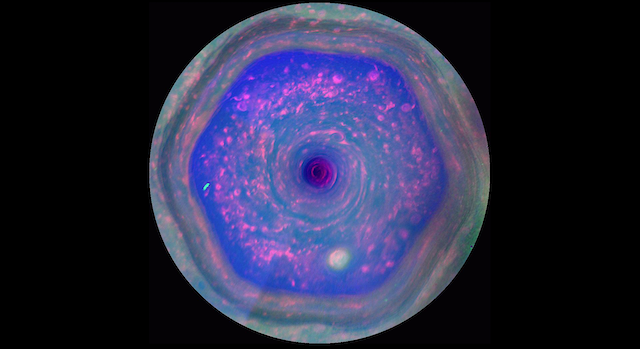L’ouragan hexagonal de Saturne, véritable casse-tête pour les physiciens