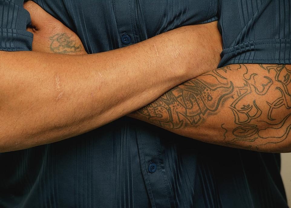 Tatouage: Sentence triple