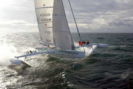 L'hydroptère bat l'avion de Blériot sur la traversée de la Manche