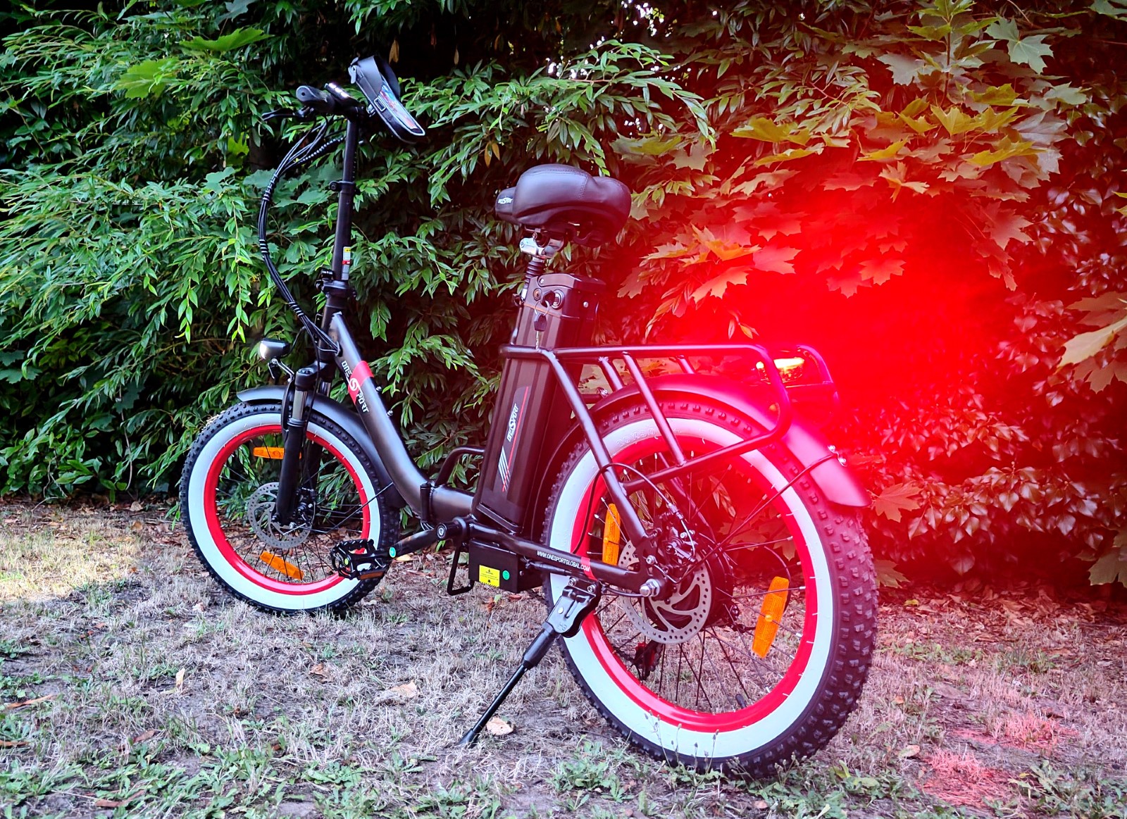 Test vélo électrique OneSport OT16-2: urbain et vintage, mais pas que...