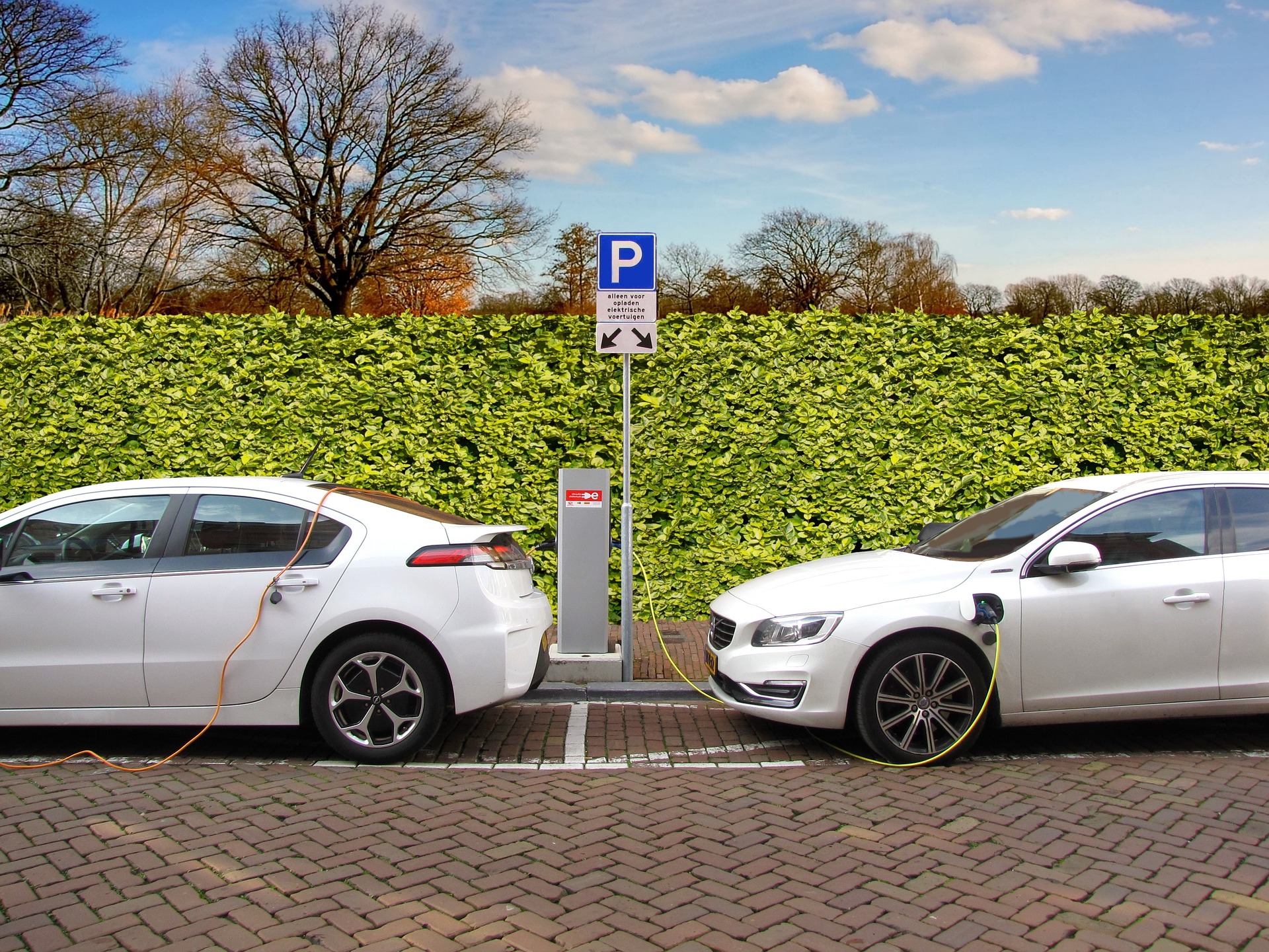 Recharge ultra-rapide, 1000 km d'autonomie... enfin les voitures électriques équivalentes aux thermiques ?