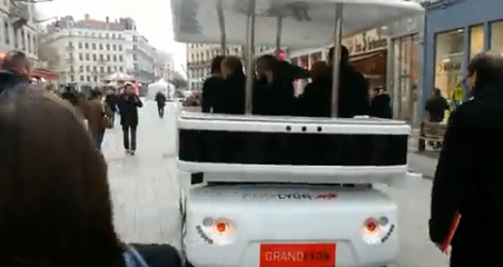 Vidéo: Navia, une navette électrique sans chauffeur essayée à Lyon