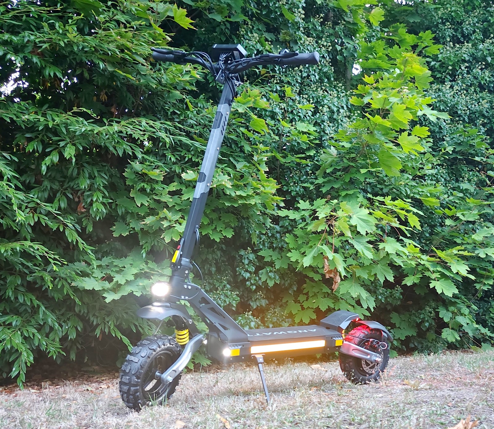 Banggood se fait remarquer : 529.12 euros la trottinette électrique ANGWATT CS1 (1000W + 55km/h) grâce à ce coupon de réduction