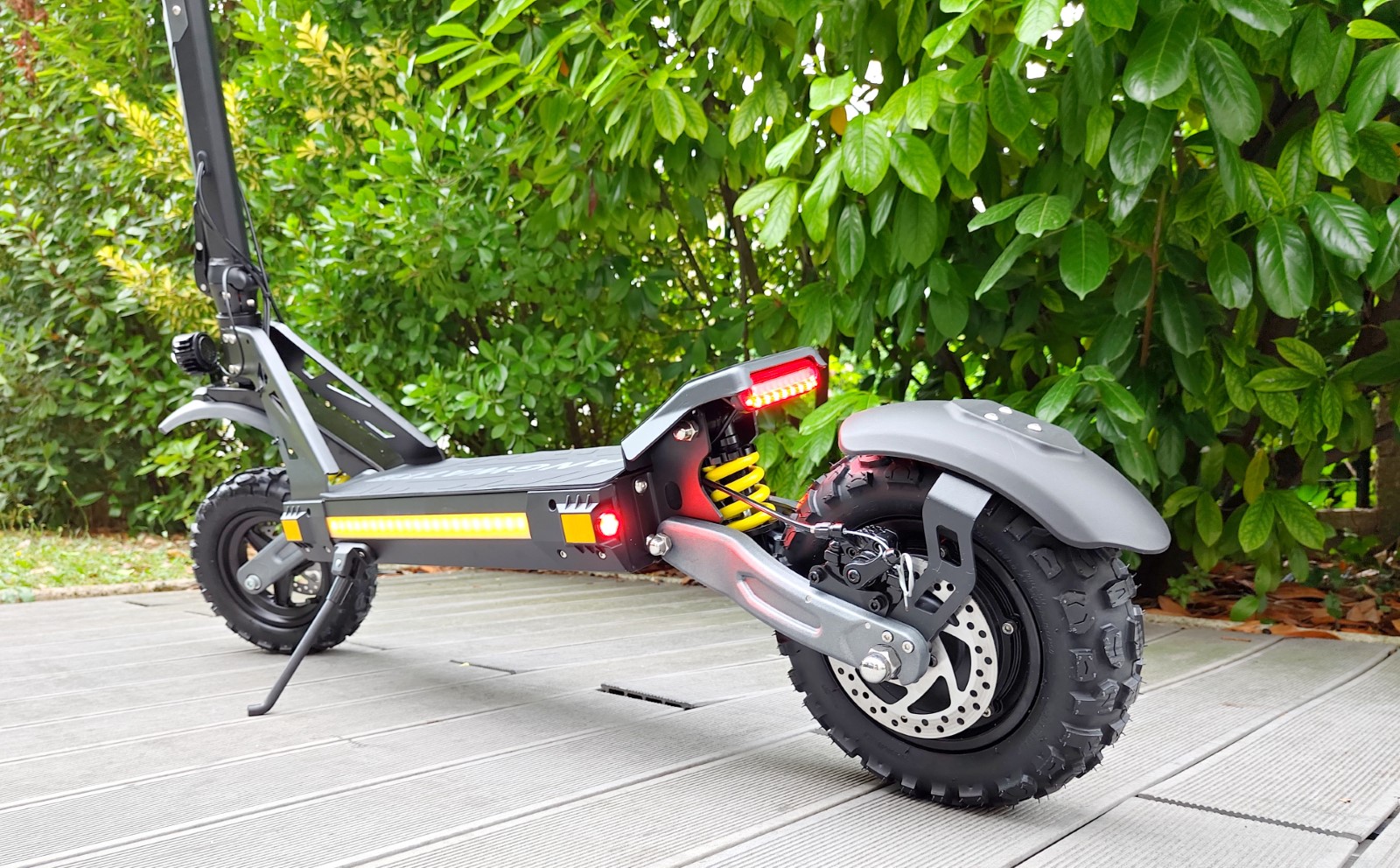 Test/Review trottinette électrique ANGWATT CS1: vitesse et confort à petit prix