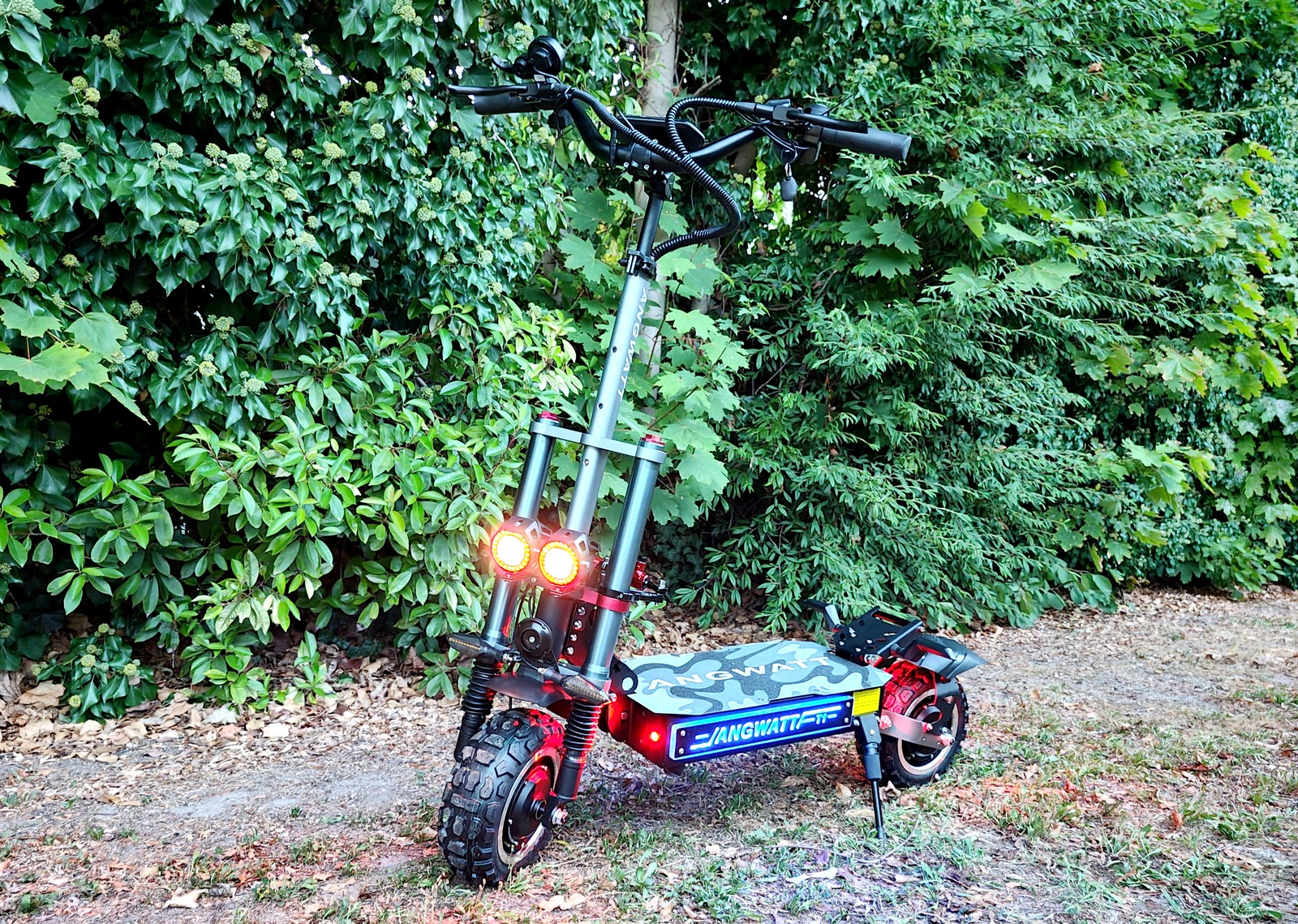 Test trottinette électrique ANGWATT T1: review d'un monstre bimoteur (85 km/h)