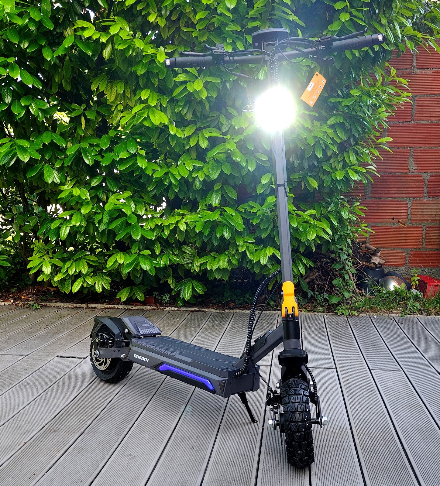 Test trottinette électrique Ausom Gosoul 2 Pro : la puissance du bimoteur à prix maîtrisé