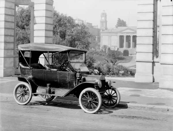 La Ford T a 100 ans !